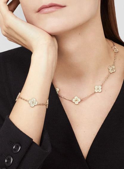 CLOVER | Collana Rosa con 10 Motivi